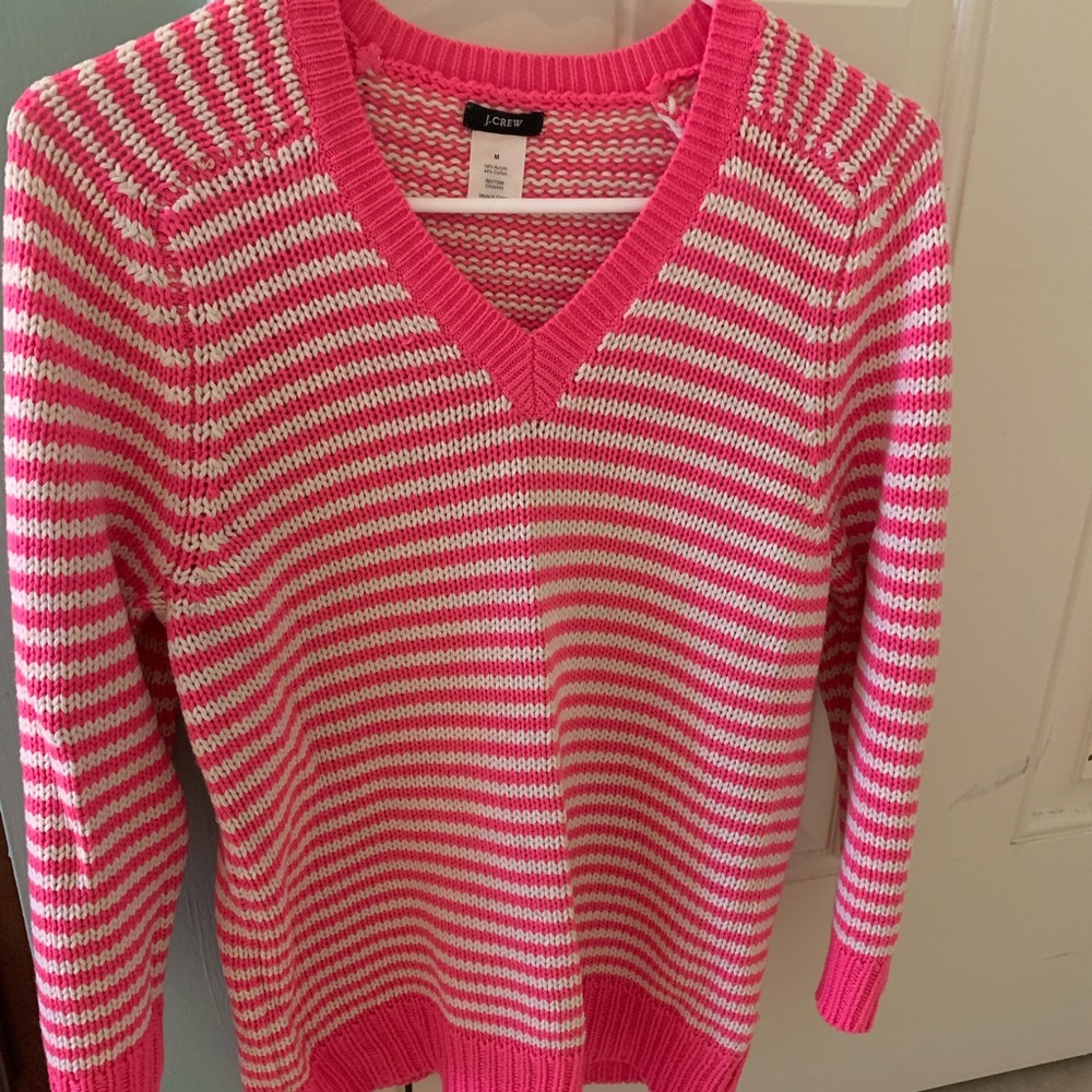 Pretty pink striped J crew sweater🌸